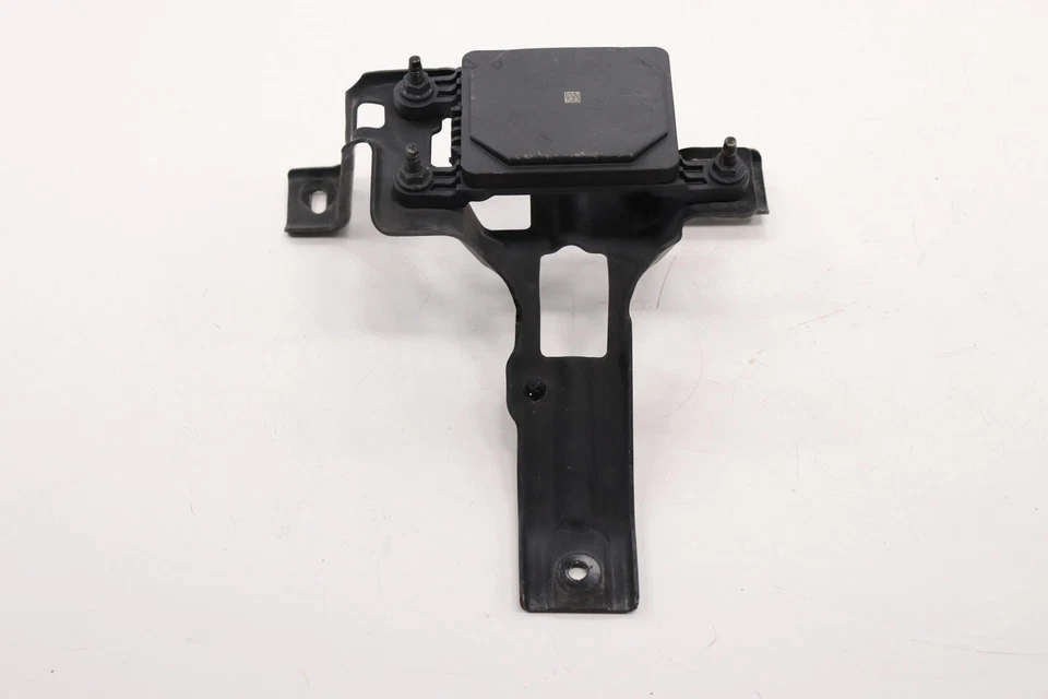 2020 - 2025 CADILLAC CT4 FRONT BUMPER RADAR SENSOR MODULE W/ BRACKET OEM - Image 4 of 4