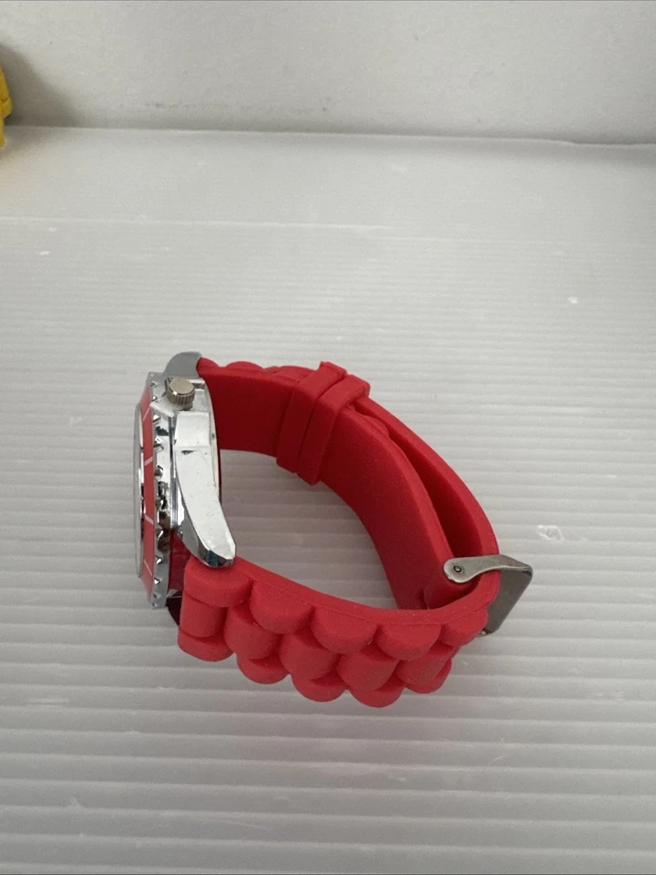 Women's Milano Classic Red Silicone Rubber Poly Band Analog NEW N - Image 2 of 4