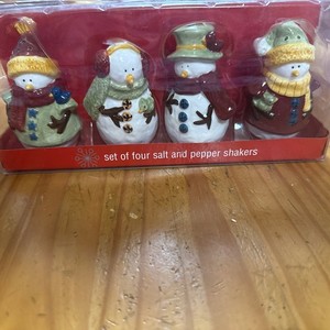 Set Of Four Snowmen Salt And Pepper Shakers New In Box