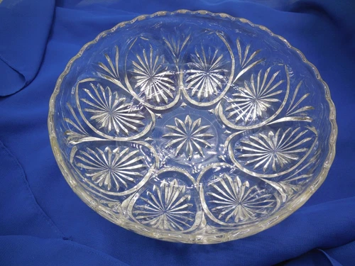 Vintage Anchor Hocking Starburst Design Clear Glass Serving Bowl 8"