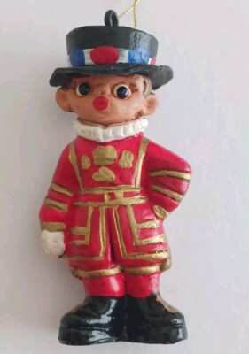 Harrods Knightsbridge Hand Painted Beefeater Terracotta 2'' No Box