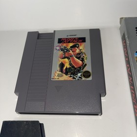 hangtab Rush'n Attack completo di scatola nintendo nes gioco a 5 viti CIB