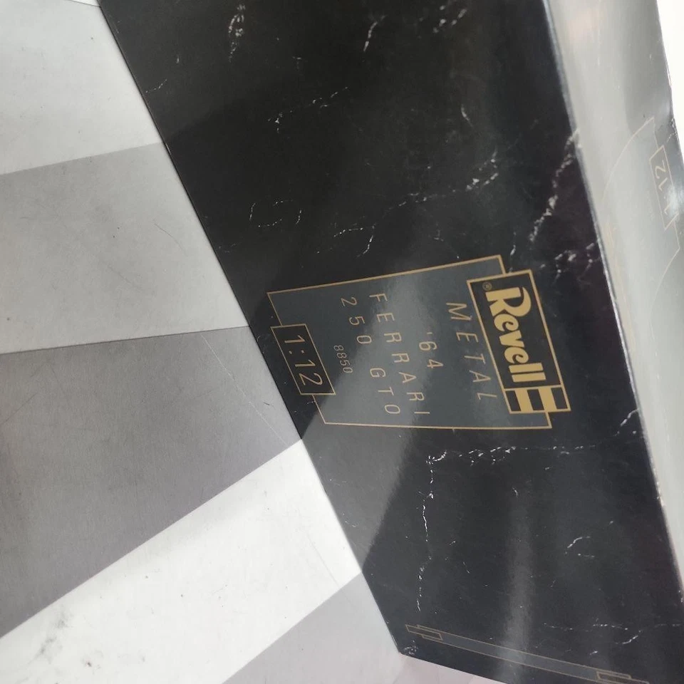 Revell Ferrari 250 GTO 1:12 Metal el Kit - Image 4 of 4