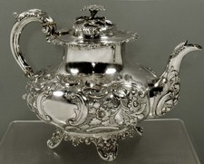 English Sterling Silver Teapot 1852 WILLIAM HUNTER
