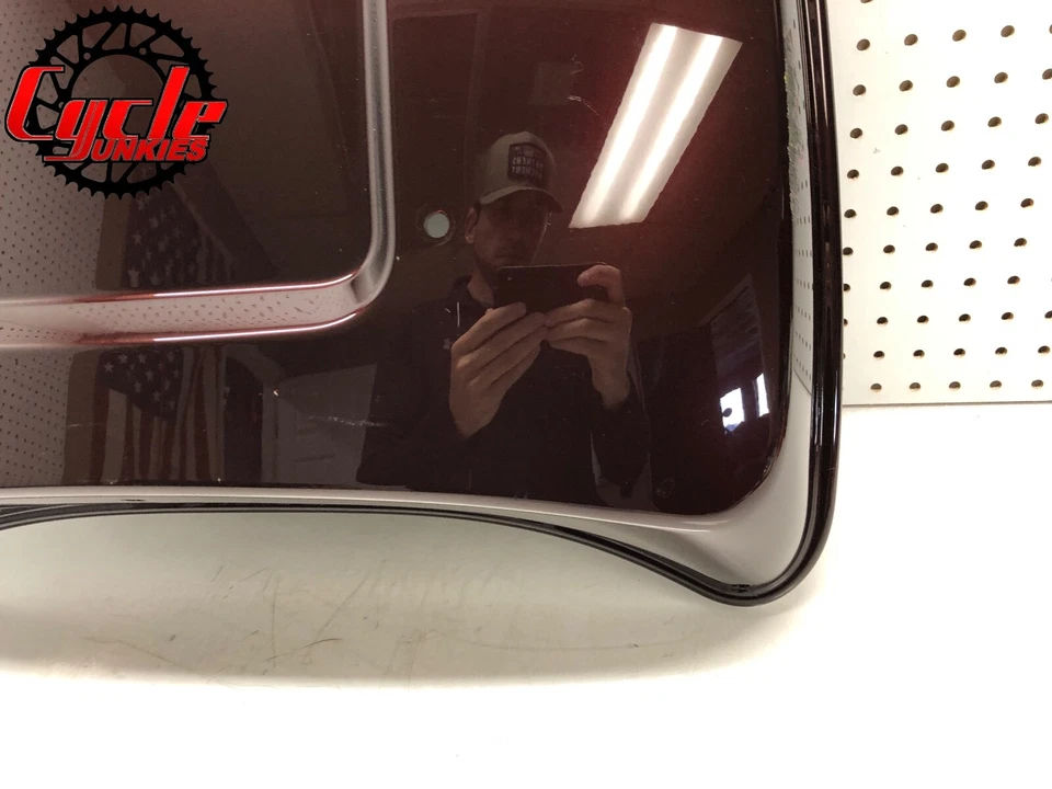 🔥 Cubierta de tapa original 2018 Harley-Davidson CVO Limited Cherry Fade Tour Pack 🔥 Foto 3 de 4