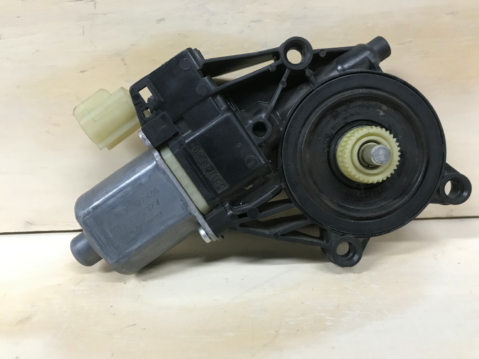 FIESTA ELECTRIC WINDOW MOTOR PASSENGER SIDE FRONT REAR 0817 8A61