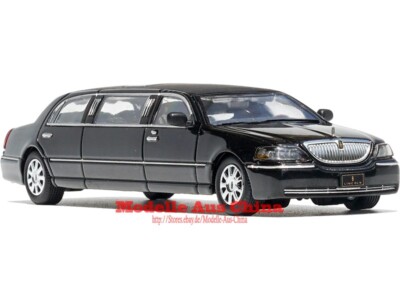 1:64 G.C.D Lincoln Town Car LWB Limousine Schwarz (Black)