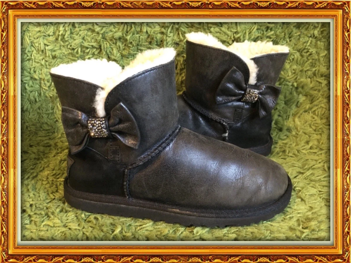 UGG AUSTRALIA Bailey Swarovski Crystal Bow Brown Leather Sheepskin