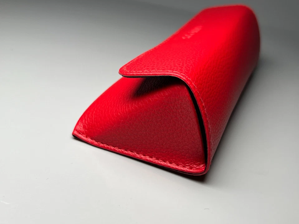 Nuevo estuche Guess rojo grande duro para gafas de sol gafas regalo Foto 4 de 4