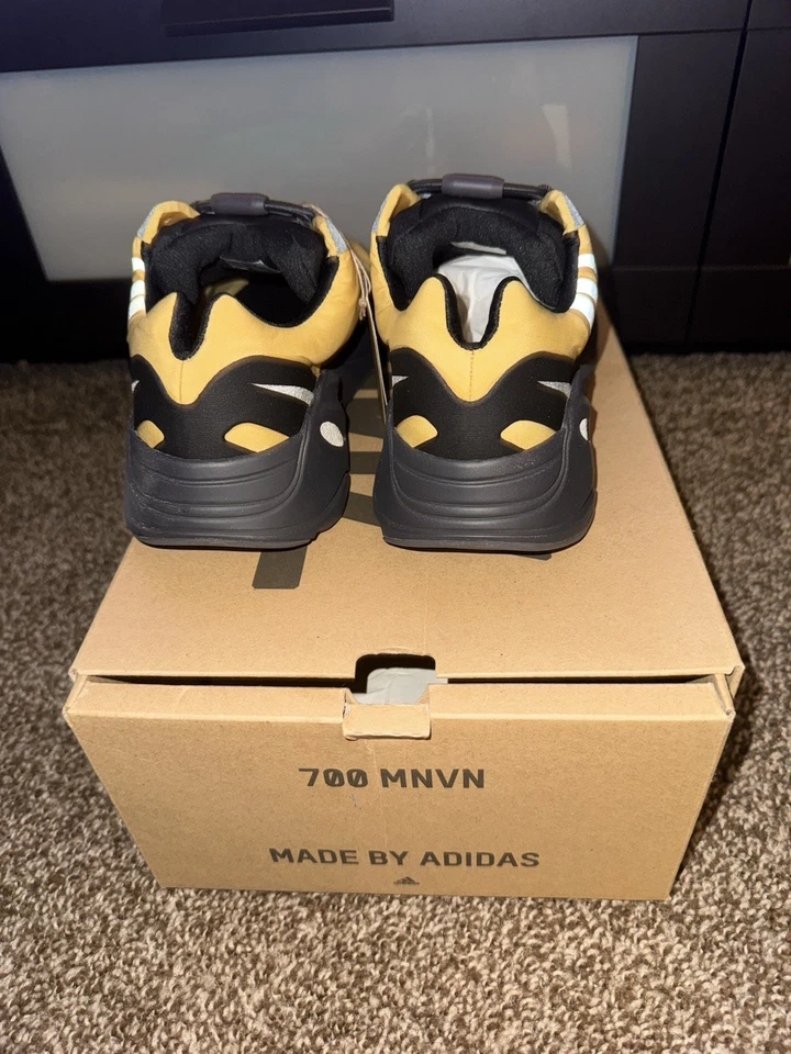 Adidas Yeezy Boost 700 MNVN Honey Flux - Изображение 3 из 4