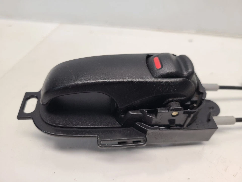 Nissan Versa 2008 (hatchback) pasajero puerta delantera derecha pestillo con entrada sin llave Foto 2 de 4