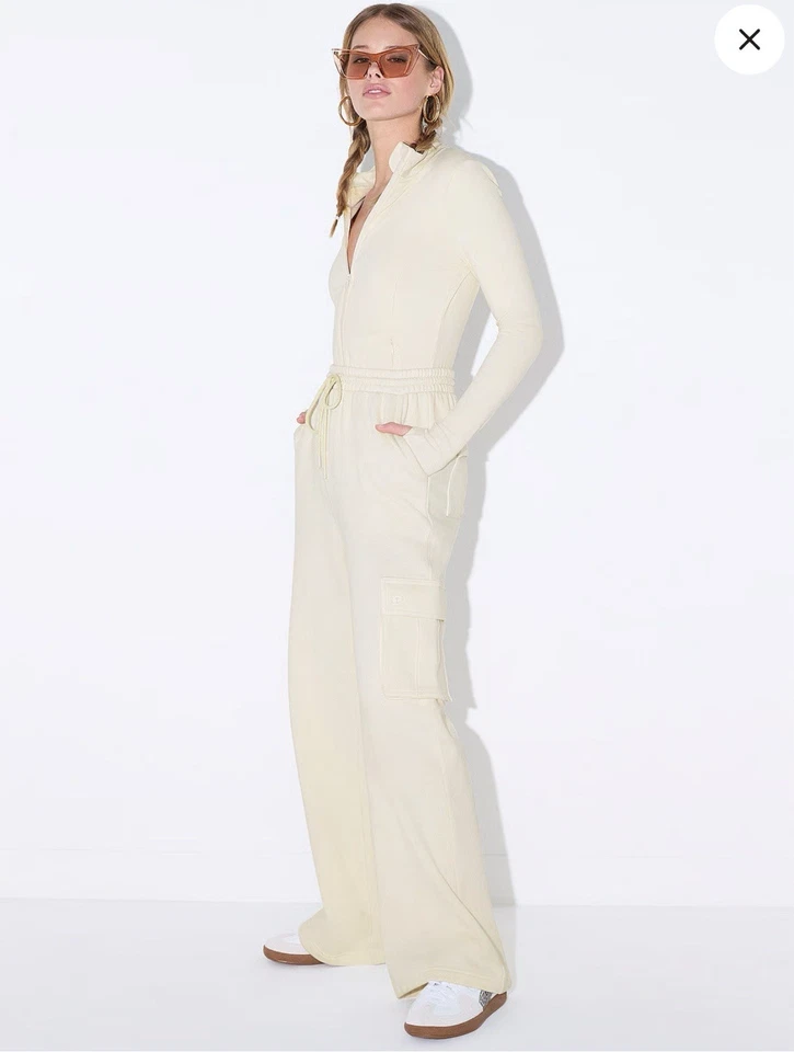 Victoria's Secret Pink Ivy Fleece Wide -Leg Cargo Sweatpants White Shell Size M - Image 2 of 4