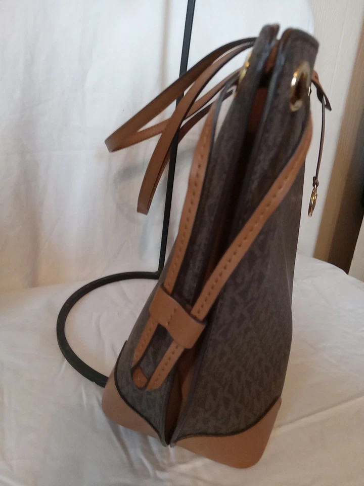 Michael Kors Large Brown Leather Tote Bag with Gold Hardware Wristlet Included - Image 4 of 4