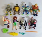 Y-712 VINTAGE 1980/90'S TEENAGE MUTANT NINJA TURTLE FIGURES AND ACCESSORIES!
