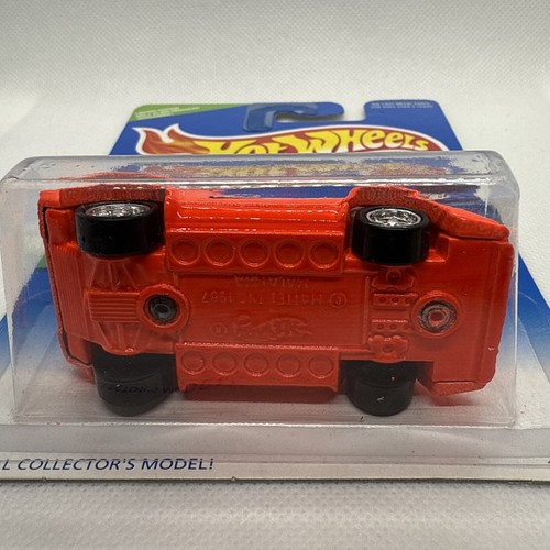 Hot Wheels 1996 Treasure Hunt #10 of 12, Lamborghini Countach Collector #429 - Picture 4 of 12