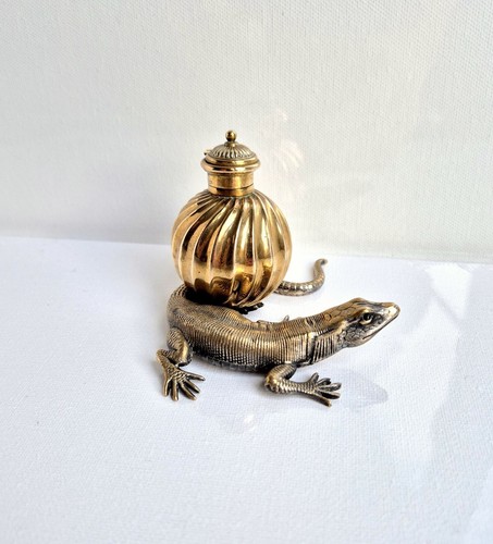 wunderschöne figürliche alte Bronze Öllampe - naturalistische Echse mit Smaragd - Bild 16 von 16