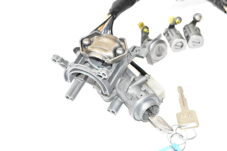 89-95 GEO TRACKER IGNITION SWITCH WITH LOCK CYLINDER OEM 90 91 92 93 94 - Image 4 of 4