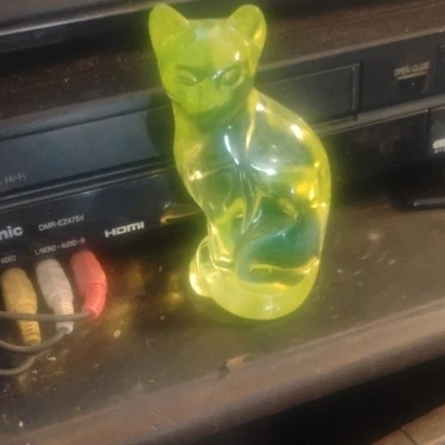 Yellow Green Glass Cat Figurine Decorative Cats & Kittens Glossy Finish
