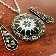 Video Samuel B Behnam 925 Necklace + Alpaca Mexico Earrings Natural Shell Mosaic