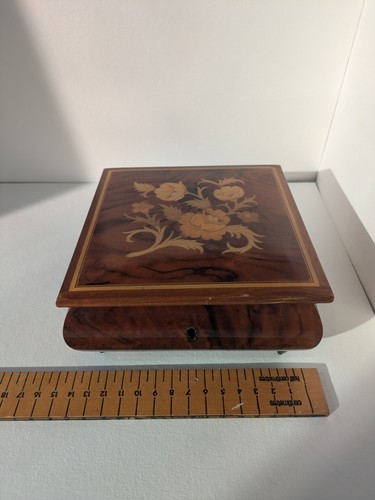 Vintage Sorrento Inlaid Floral Polished Veneer Wooden Music Box - Bild 5 von 7