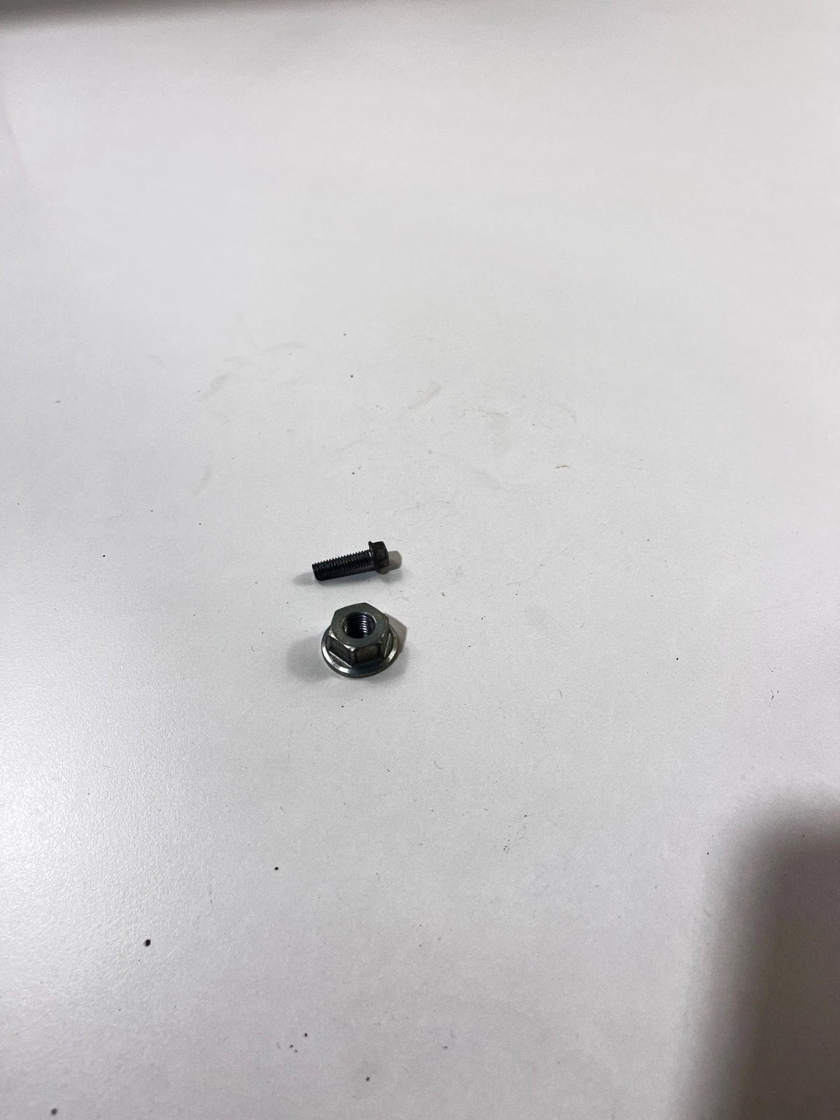 2011 KAWASAKI KX85 OEM FLYWHEEL NUT AND BOLT 92015-1193 #182