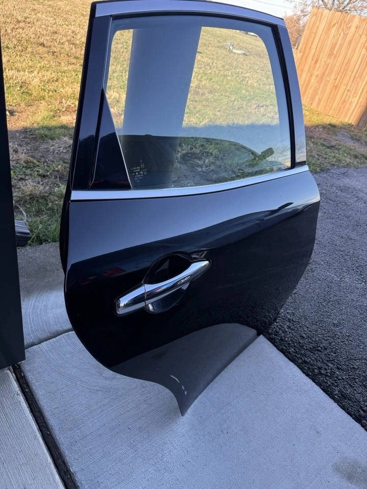 11-19 INFINITI M37 Q70 REAR RIGHT SIDE DOOR ASSEMBLY - BLACK - Image 2 of 4