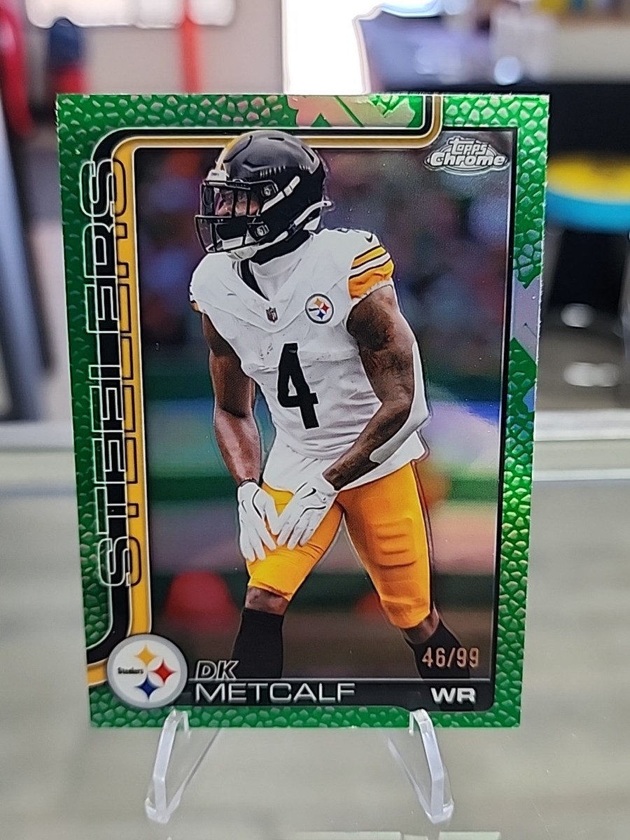 2025 Topps Chrome DK Metcalf Football Leather Green Refractor /99
