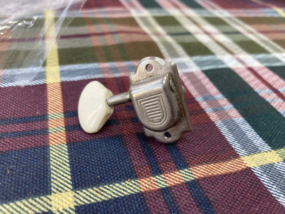 Single Vintage Treble Side Guitar Tuner ~ Hofner / Framus? - Image 2 of 3