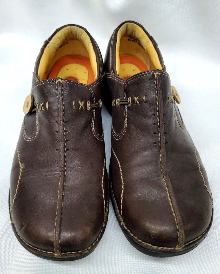 Zapatos sin cordones CLARK de cuero marrón con detalles de botón para mujer 7,5 Foto 2 de 4