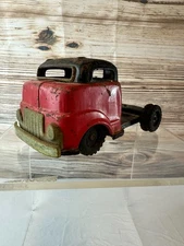 Vtg Structo Metal Semi Towing Service Truck Cab Red Black Painted Friction Toy