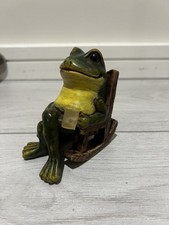 Solar Power Frog Statue with Light Lawn Ornament Garden Figurine Yard Art Decor