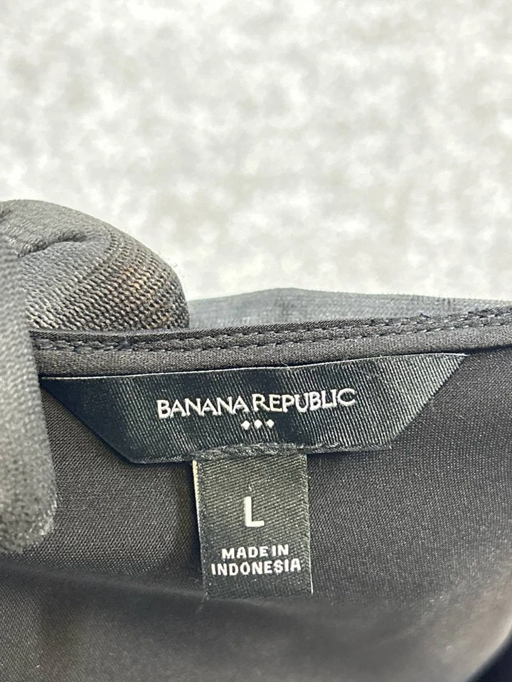Camiseta sin mangas Banana Republic grande negra satinada para mujer Foto 3 de 4