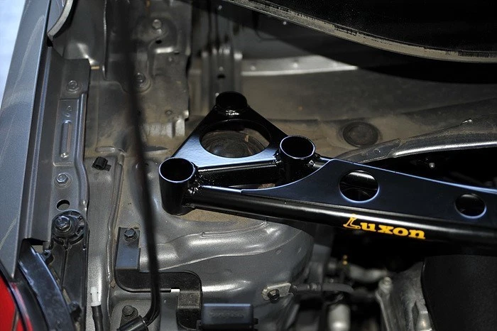 BARRA TORRE PUNTAL Y BARRA ESTABILIZADORA TRASERA/BARRA ANTIVUELCO para 2011-2015 GENERAL ELANTRA/MD Foto 2 de 4