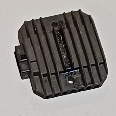 ORIGINAL YAMAHA YZF600 YZF600R THUNDERCAT 1996 -2002 SPANNUNGSGLEICHRICHTER REGLER