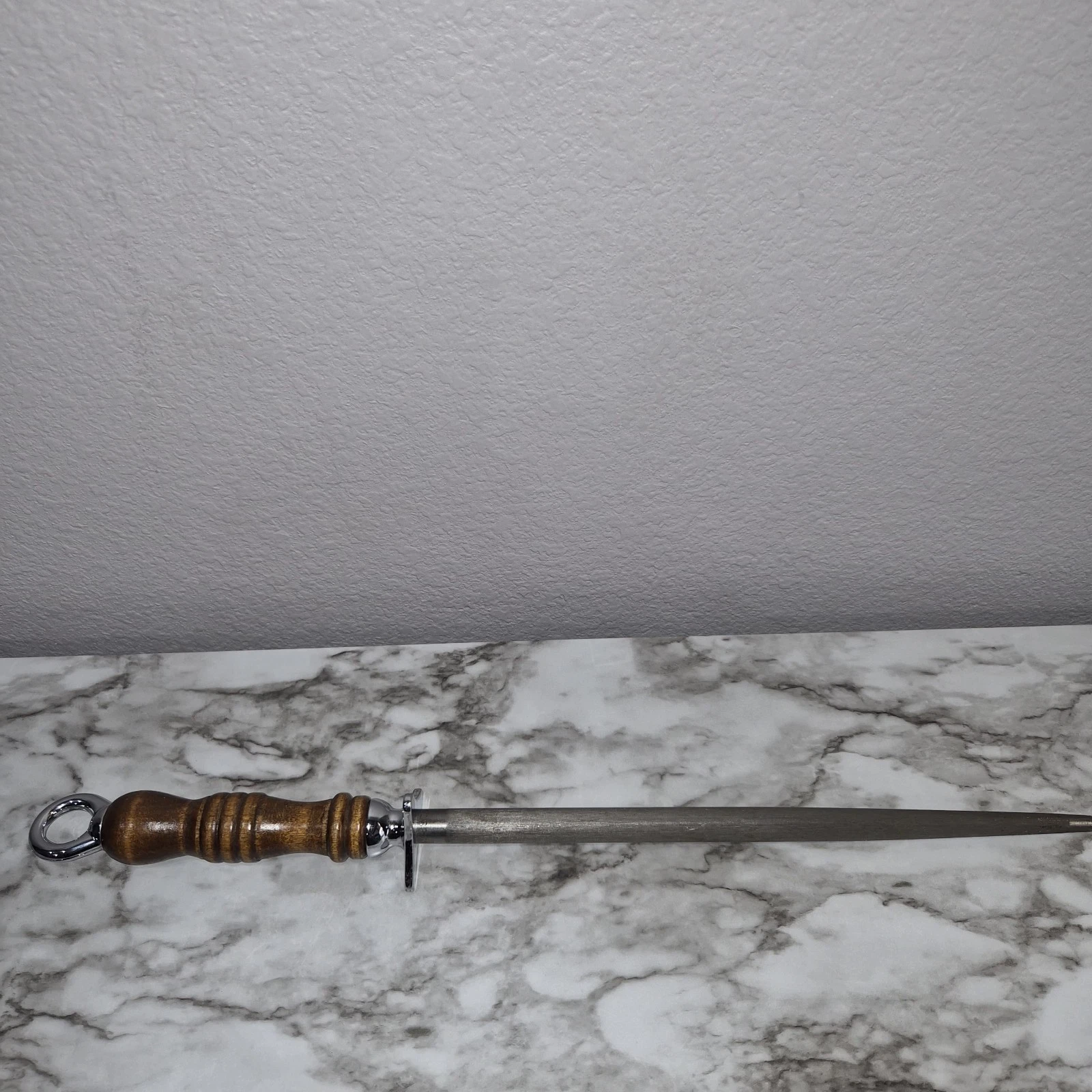 VTG 18.5” Case XX Knife Blade Sharpening Steel Honing Rod Walnut Wood Handle
Opens in a new window o