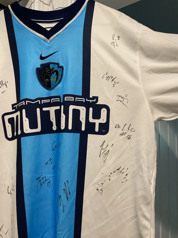 Camiseta deportiva Nike visitante Tampa Bay Mutiny años 2000 vintage MLS talla mediana firmada autografiada Foto 3 de 4