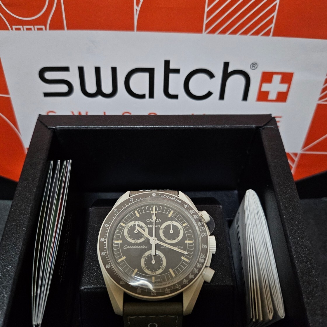 Swatch x Omega Bioceramic MoonSwatch Mission On Earth Swatch x Omega Bioceramic MoonSwatch Mission On Earth
