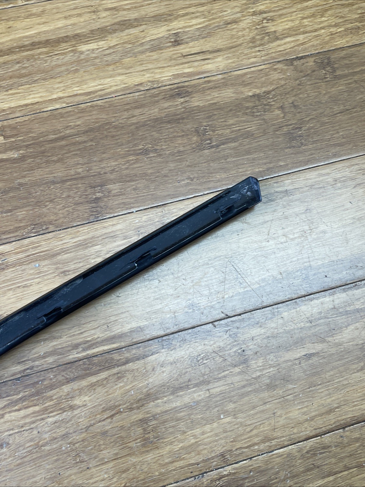 2014-2020 BMW i8 12 Rear Right Quarter Window Molding Black Gloss OEM *NOTE*