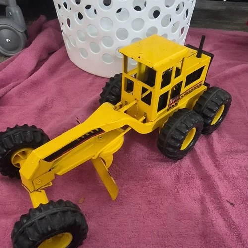 Tonka Vintage Pressed Steel Road Grader Yellow Black Construction Toy