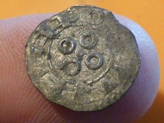 MEDIEVALE RARE OBOLE A REPERTORIER POUR EXPERTS ! 0 58gr !