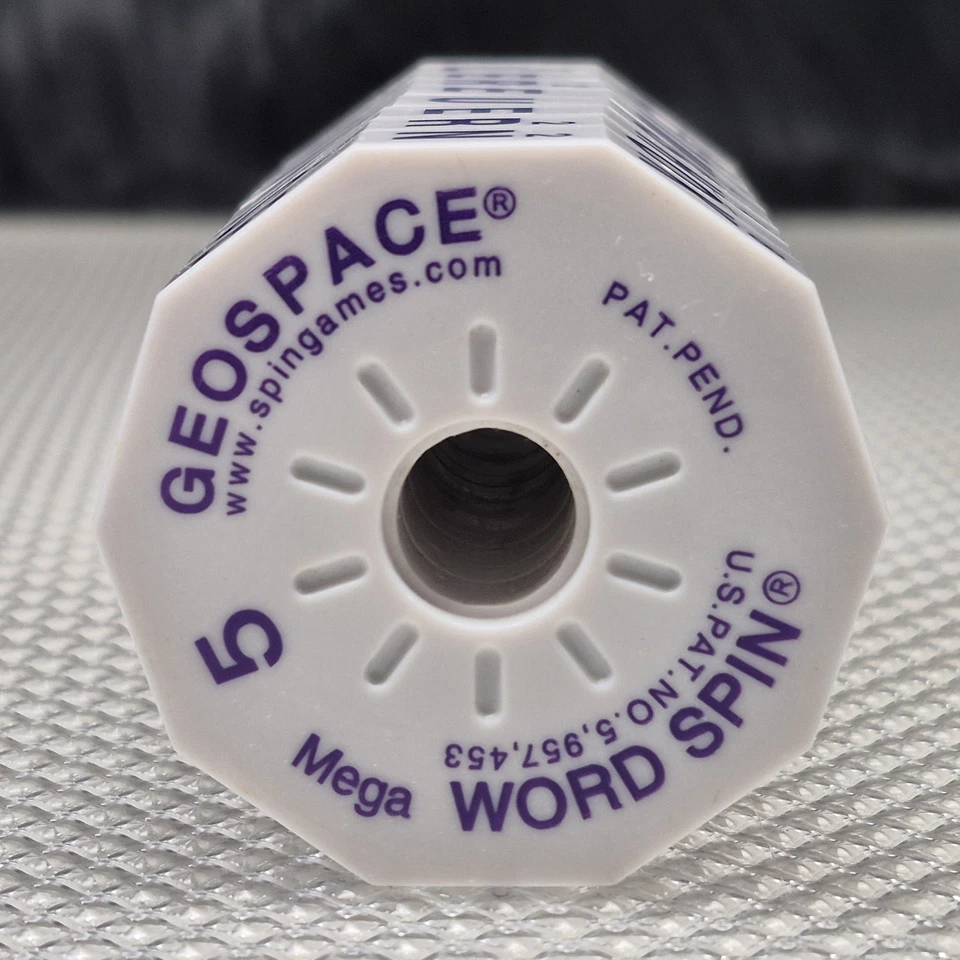 Word Spin Mega Scramble Juego de Viaje Familiar Portátil Geoespacial Multijugador Foto 2 de 4