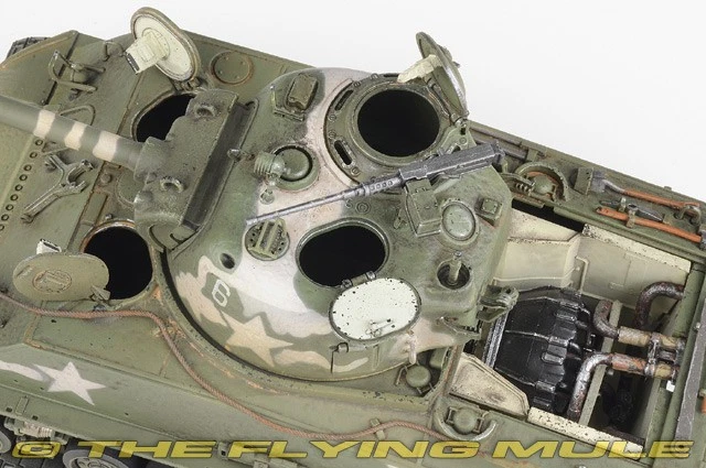 Forces of Valor 1:32 M4(105) HVSS Sherman US Army 711th Tank Btn #6 w/Deep - Image 3 of 4