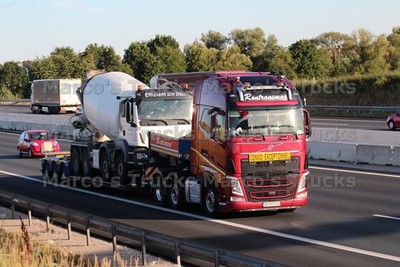 LKW Foto Volvo FH Plattformanhänger Rumänien rot Routransmar | CONVOI EXC #l2cp