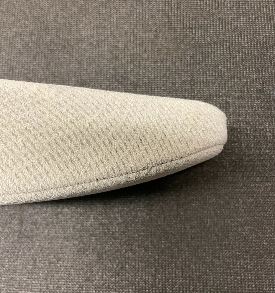 2011 2012 2013 2014 2015 TOYOTA SIENNA 2ND ROW SEAT R/H ARM REST GRAY OEM - Image 3 of 3