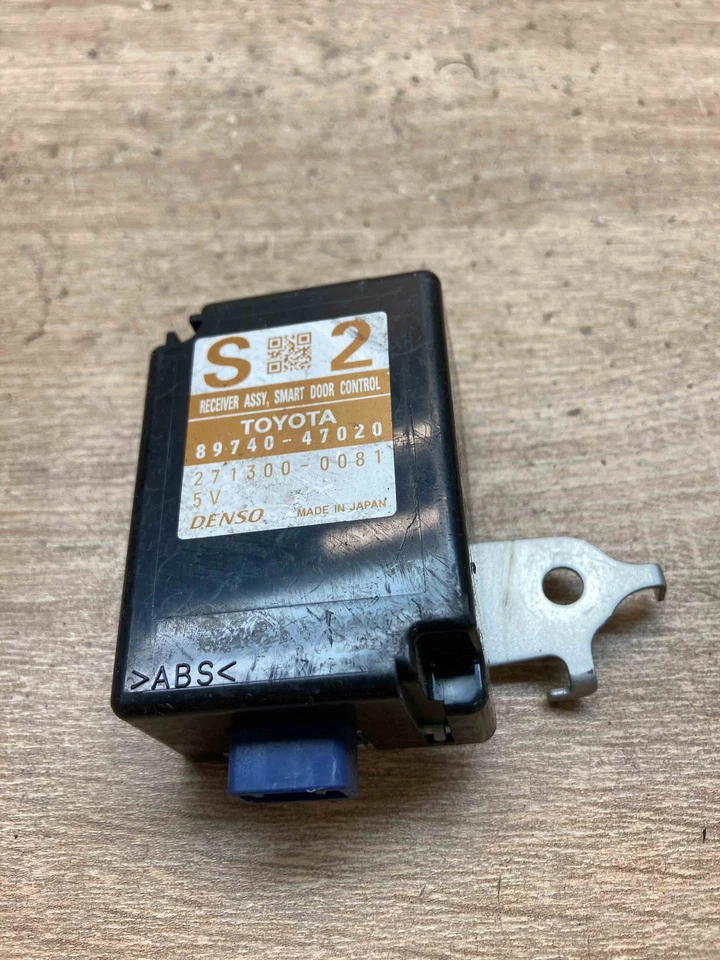 89740 47020 271300 0081 Toyota Prius Smart Key Module Control Unit Denso - Image 3 of 4
