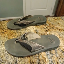 Reef Men's Anchor Realtree Camo Flip-Flop Bottle Opener Size 10