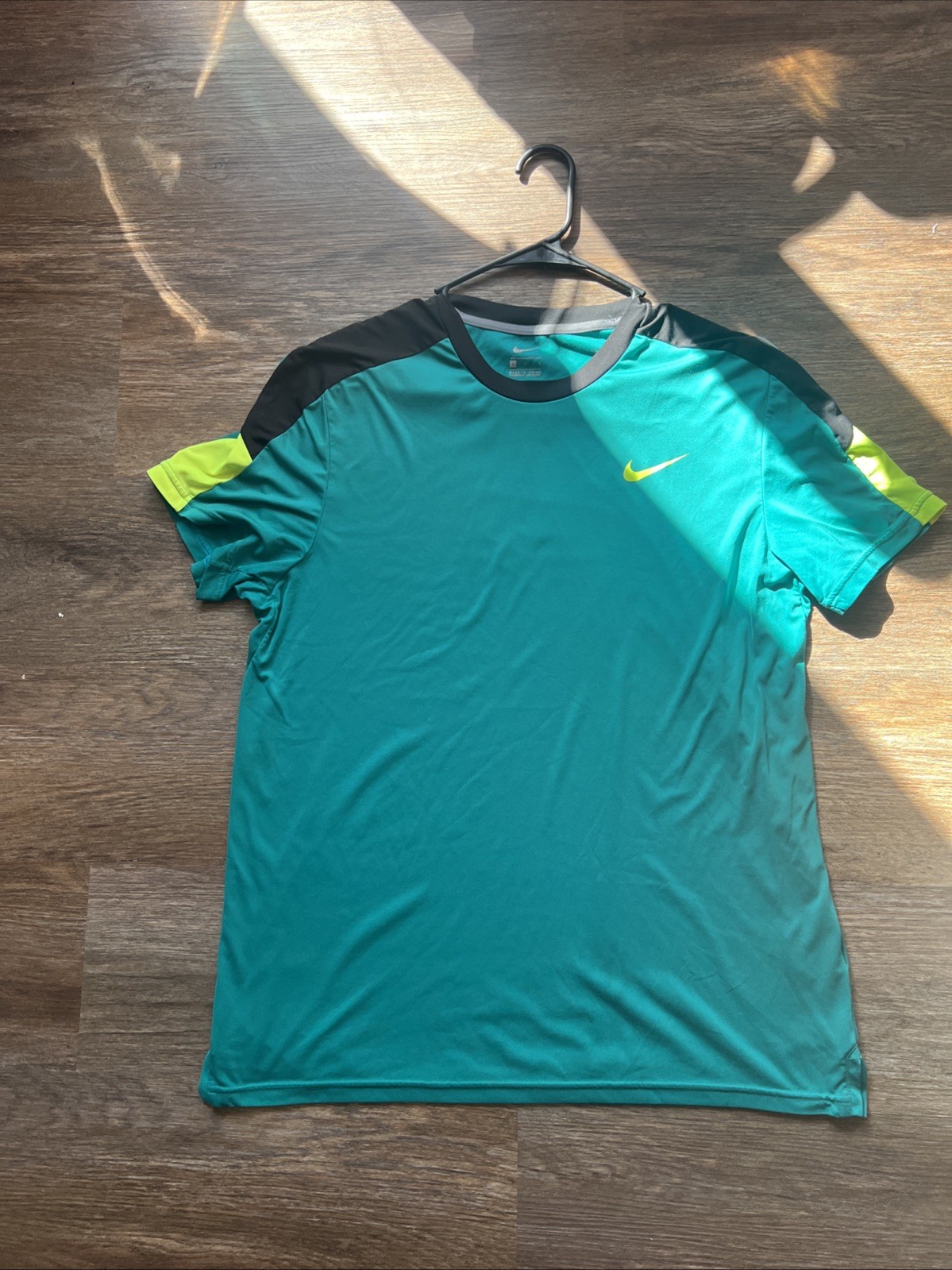 NikeCourt Victory Men's Dri-FIT tennis top in washed teal, black, white Sz L