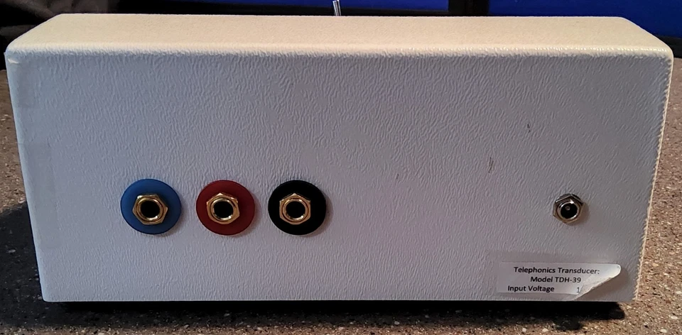 Audiômetro Ambco 650A com fones de ouvido, adaptador de energia, botão de resposta do cliente - Imagem 4 de 4