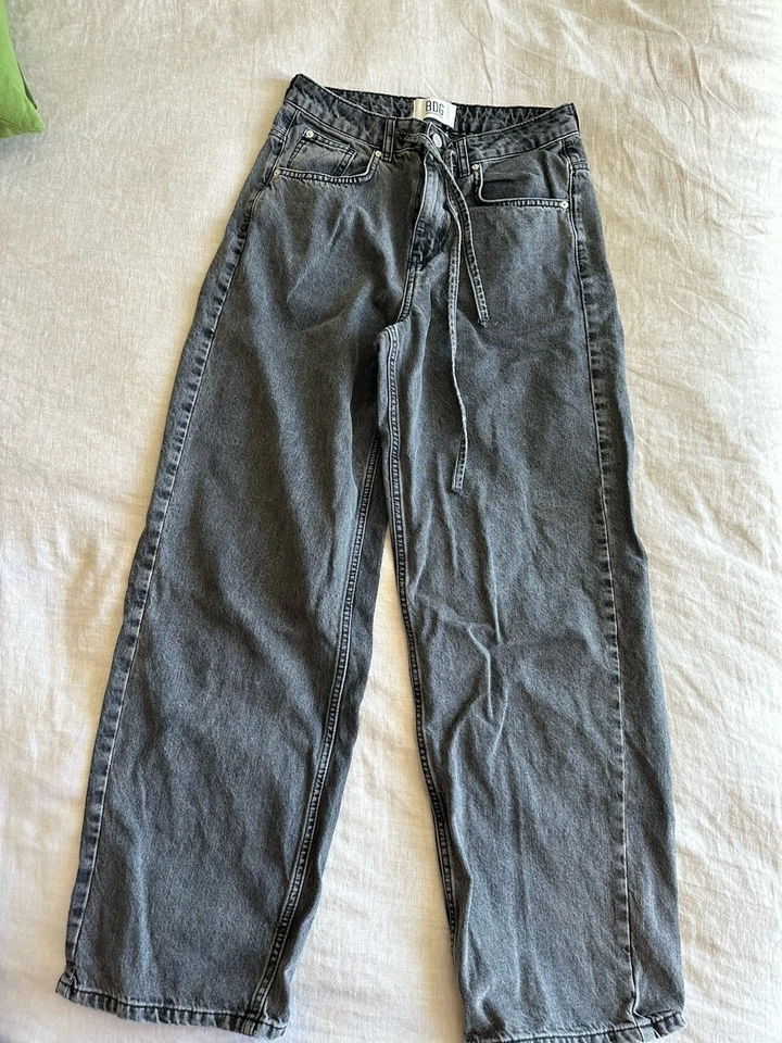 Urban Outfitters BDG Women’s Front Tie Wide Leg Black Jeans Size 28 - Image 4 of 4
