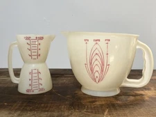 TUPPERWARE Mix-N-Stor & Wet Dry Combo Measuring Mixing Cup Lot GRANNY’s PANCAKE